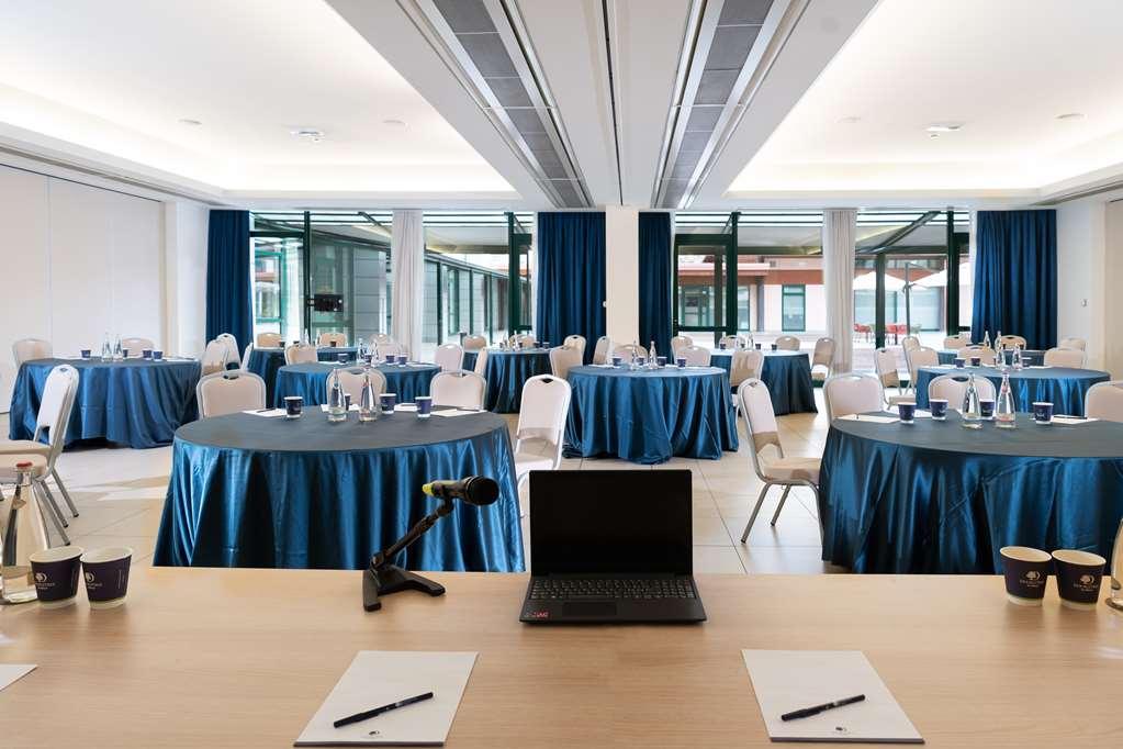 Doubletree By Hilton Milan Malpensa Solbiate Olona Hotel Facilities photo