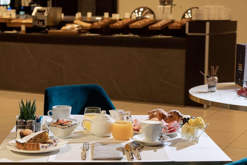 Doubletree By Hilton Milan Malpensa Solbiate Olona Hotel Restaurant photo