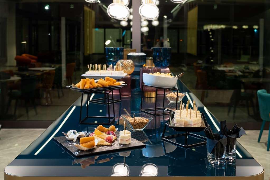 Doubletree By Hilton Milan Malpensa Solbiate Olona Hotel Restaurant photo