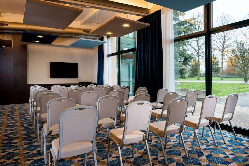 Doubletree By Hilton Milan Malpensa Solbiate Olona Hotel Facilities photo