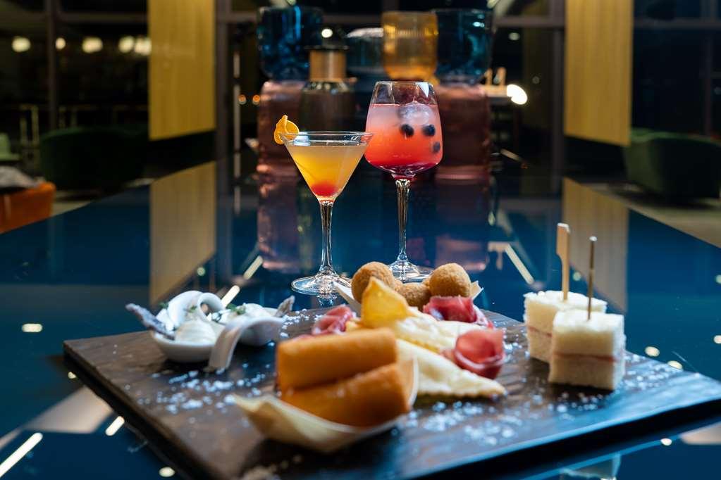 Doubletree By Hilton Milan Malpensa Solbiate Olona Hotel Restaurant photo