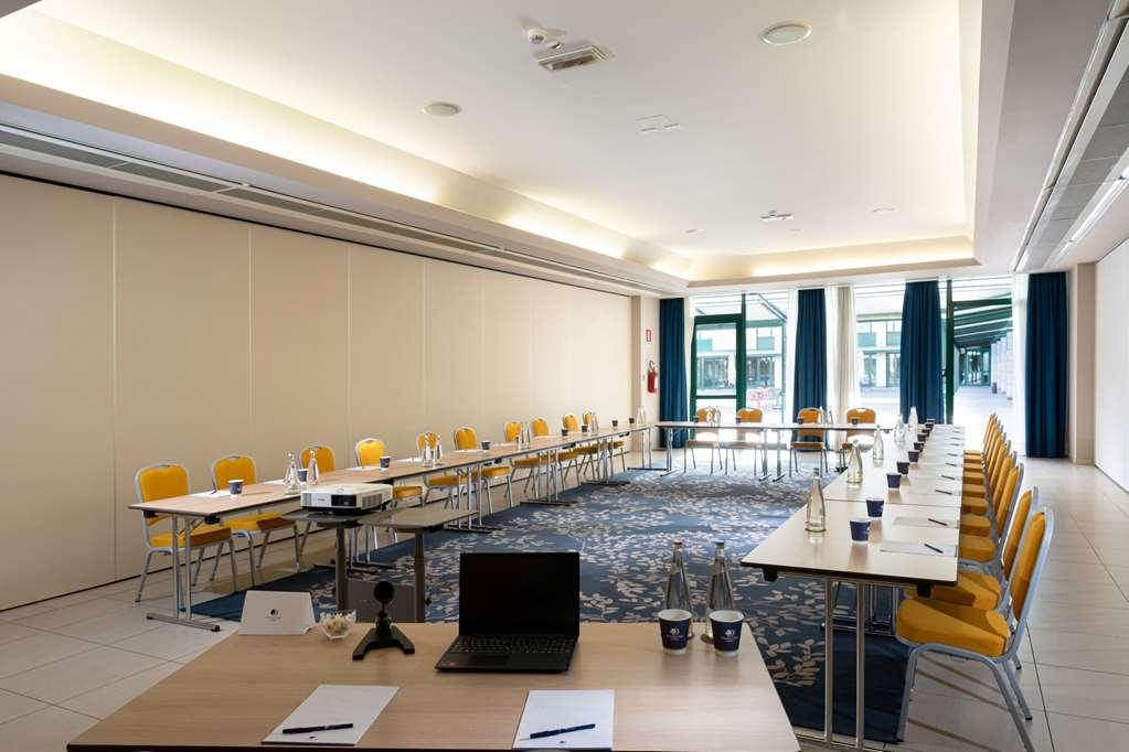 Doubletree By Hilton Milan Malpensa Solbiate Olona Hotel Facilities photo